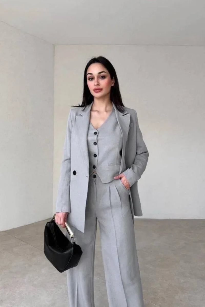 Ensemble Tailleur gris clair / veste et pantalon