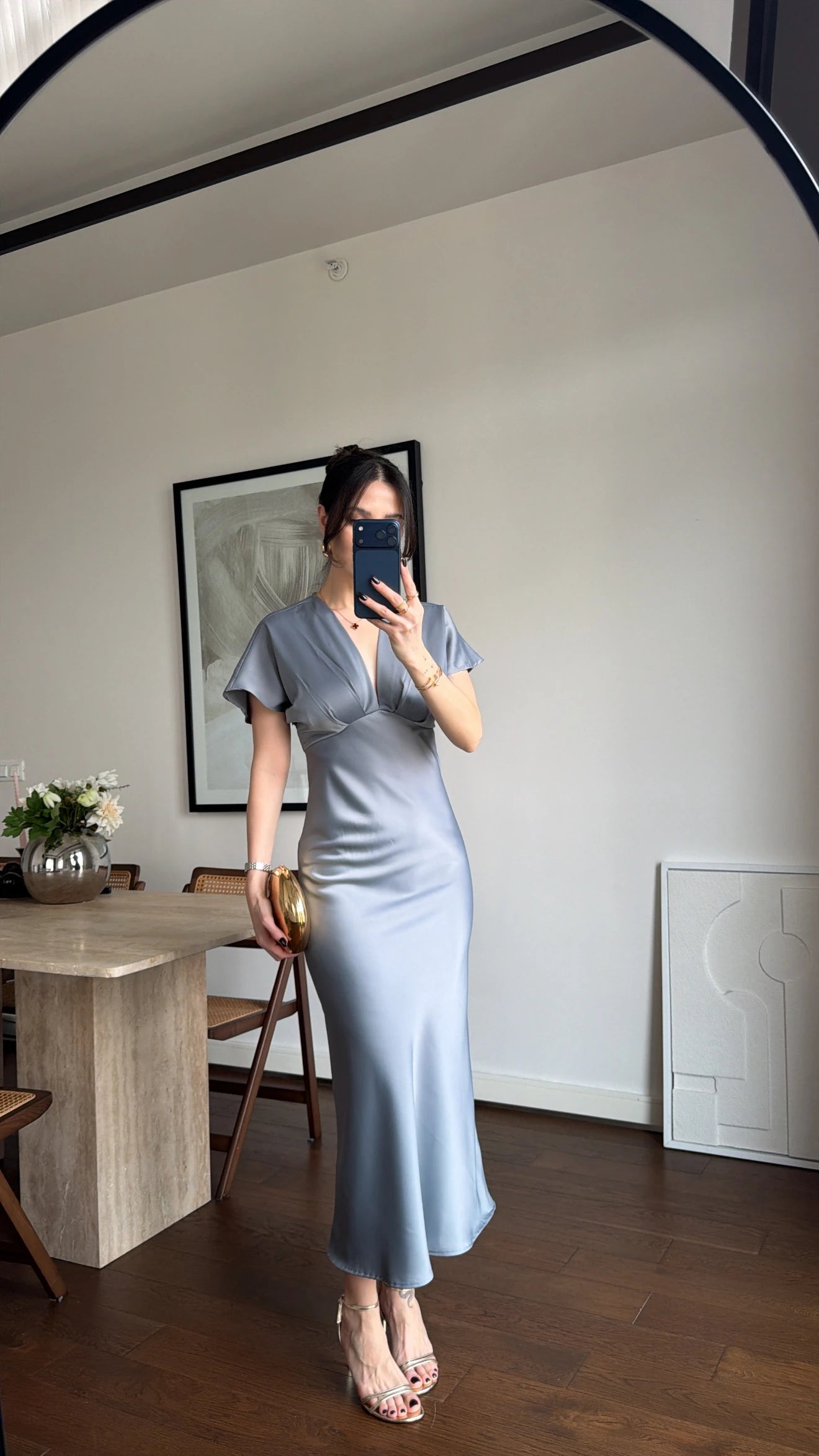 robe-veloura-silver-blue-femme-satinee-fluide-sophistiquee