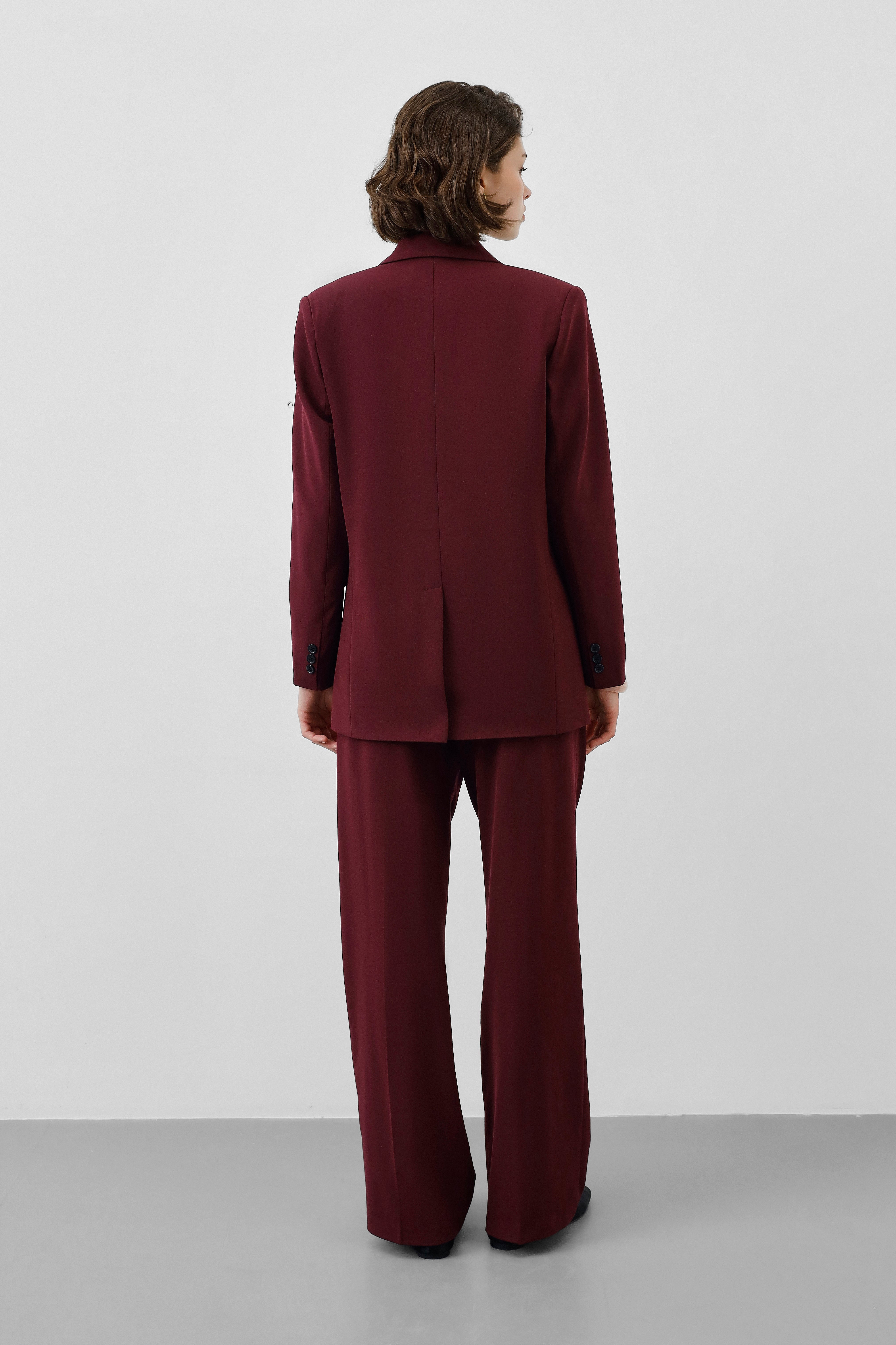 Ensemble Stockholm c Impérial femme, 3 pièces, blazer croisé, gilet cintré, pantalon fluide, bordeaux profond, structuré, élégant