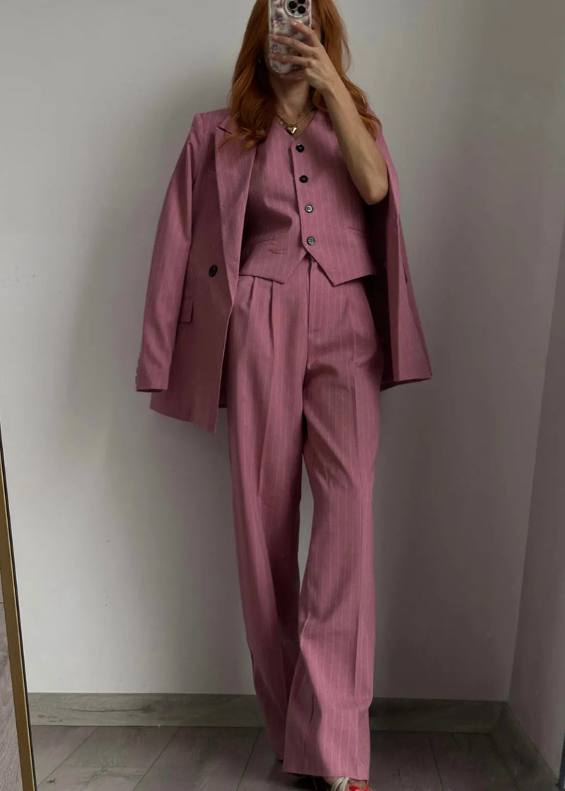 Ensemble tailleur rayé rose clair 3 pièces